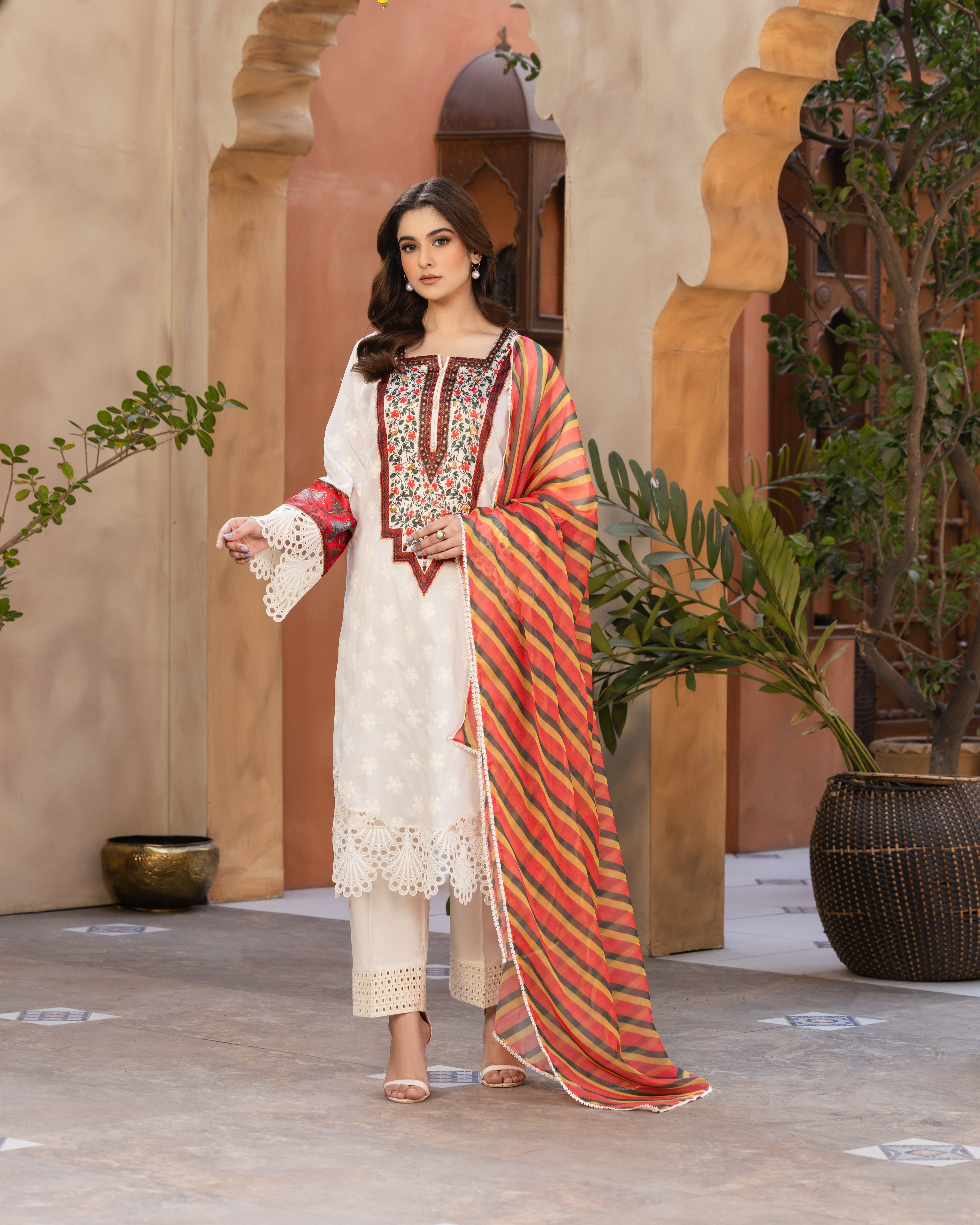 Husn e Rawayat - Elegant Chicken Kari Dress PRET