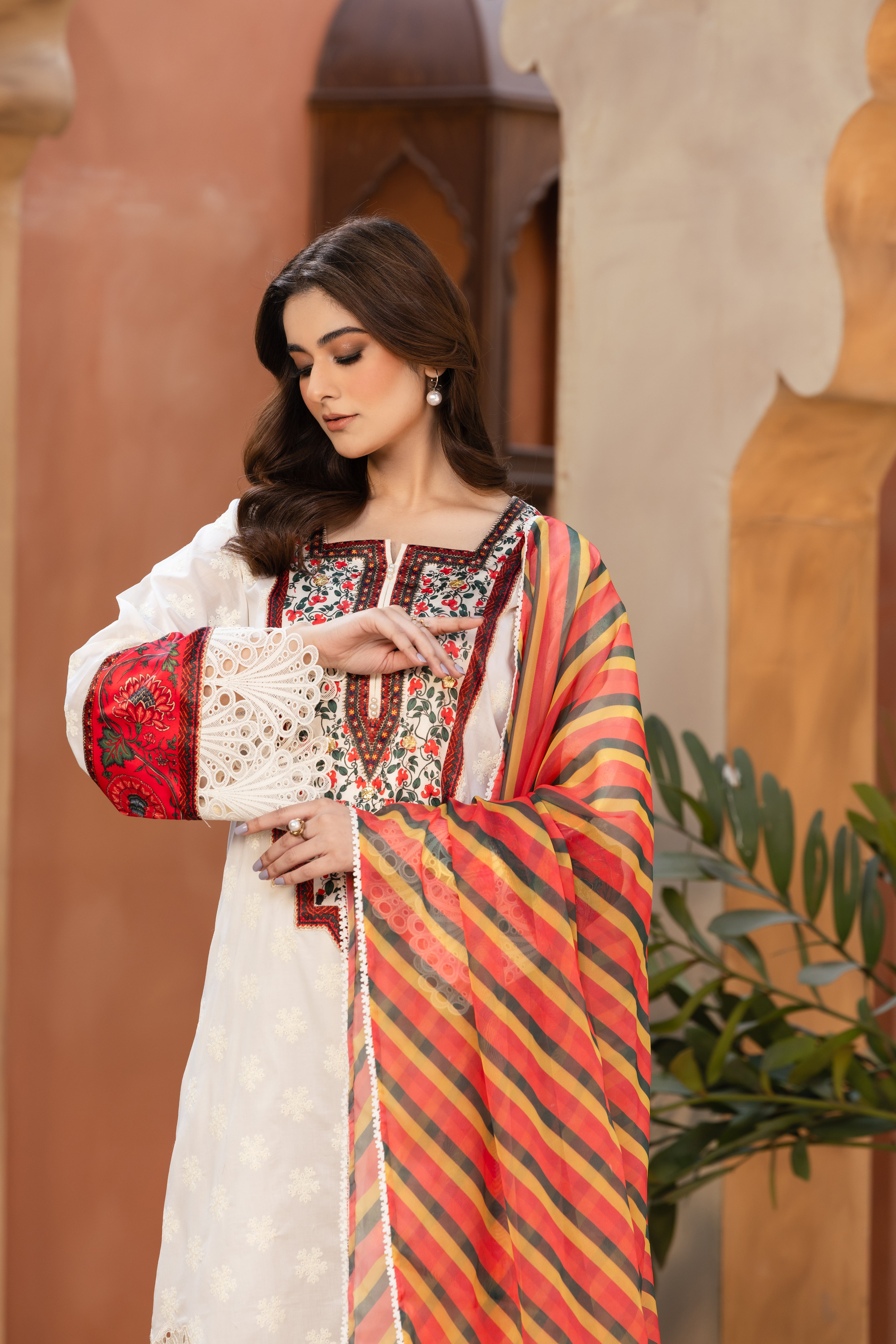 Husn e Rawayat - Elegant Chicken Kari Dress PRET