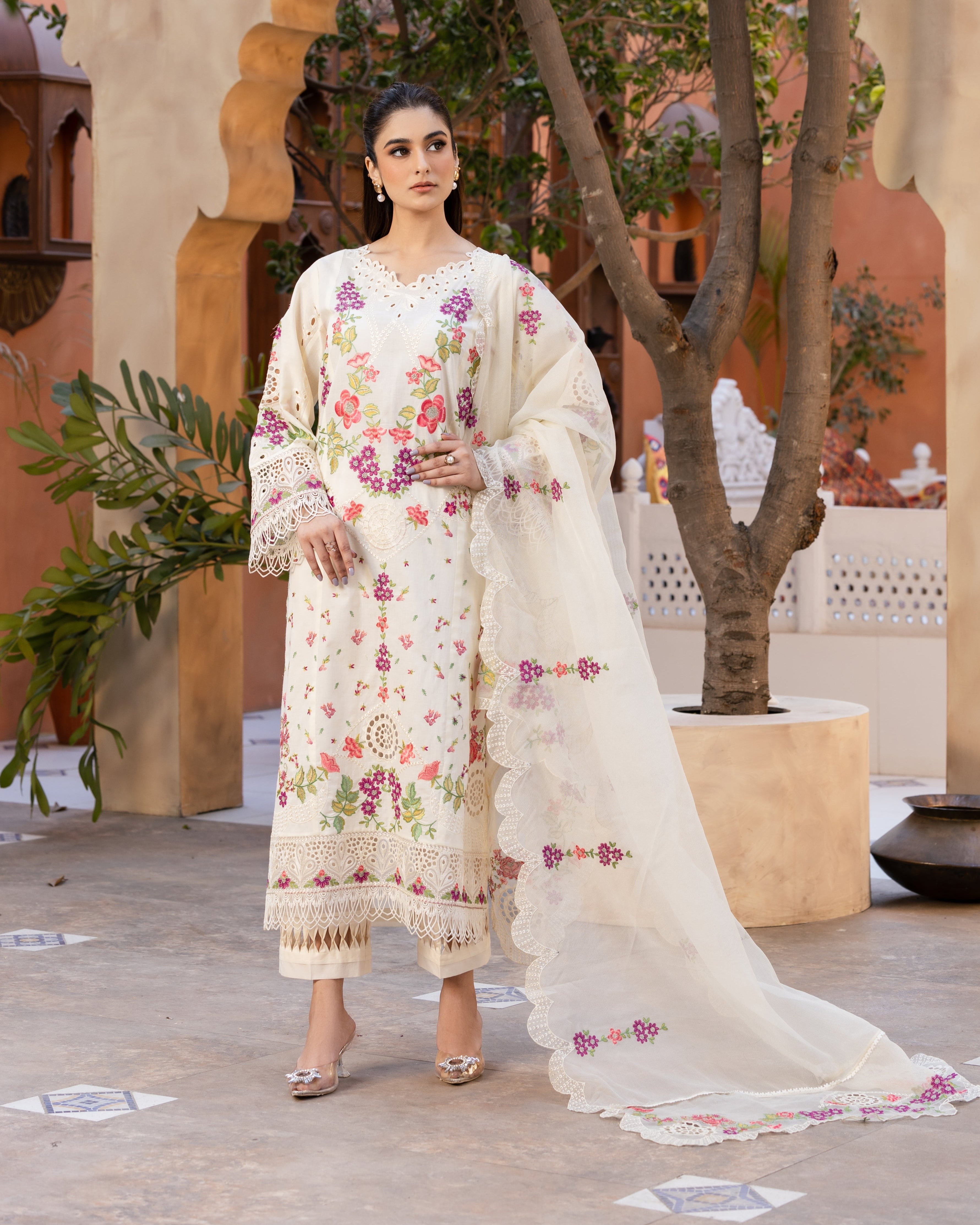 Ivory Blossom – A Symphony of Grace & Elegance PRET