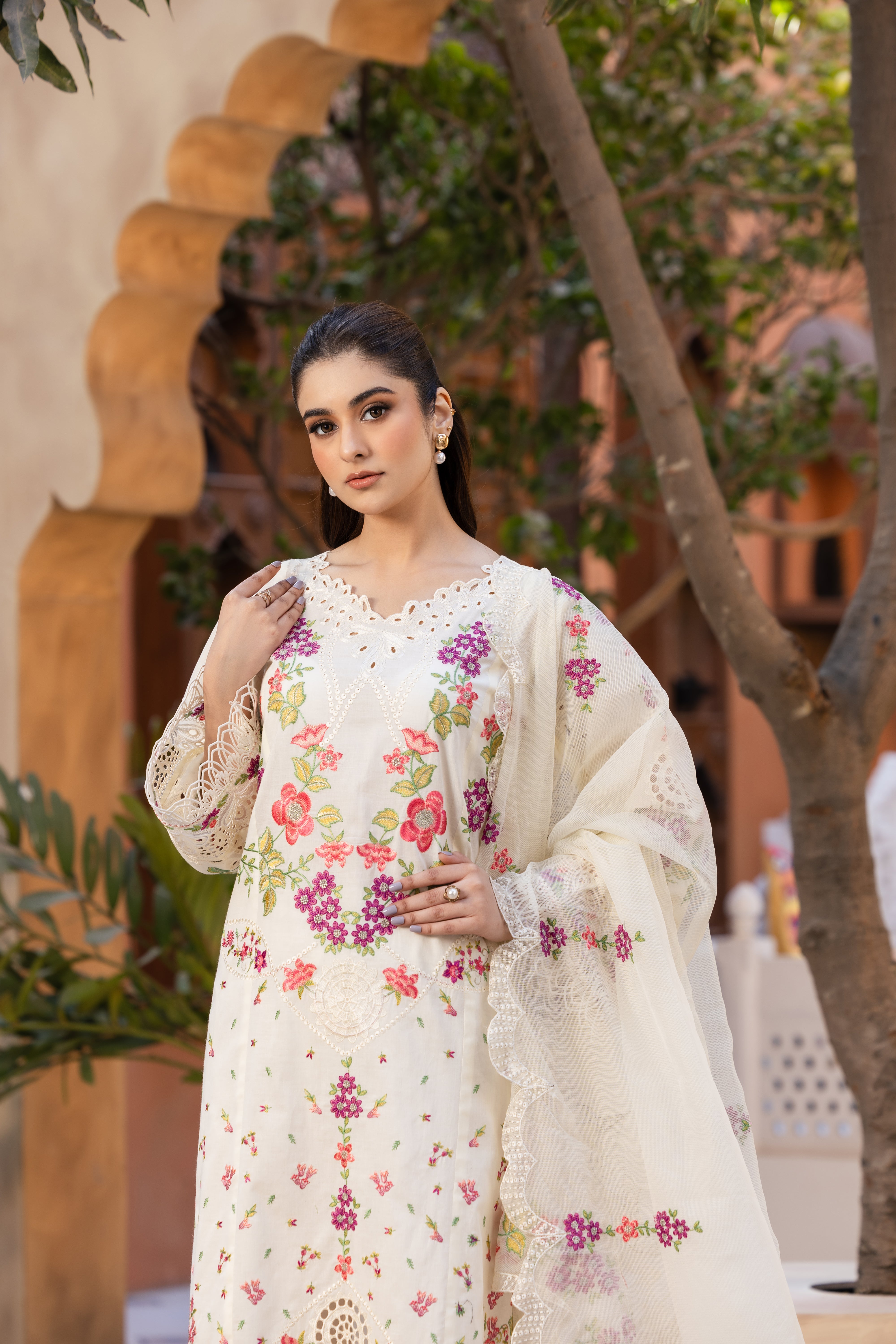 Ivory Blossom – A Symphony of Grace & Elegance PRET