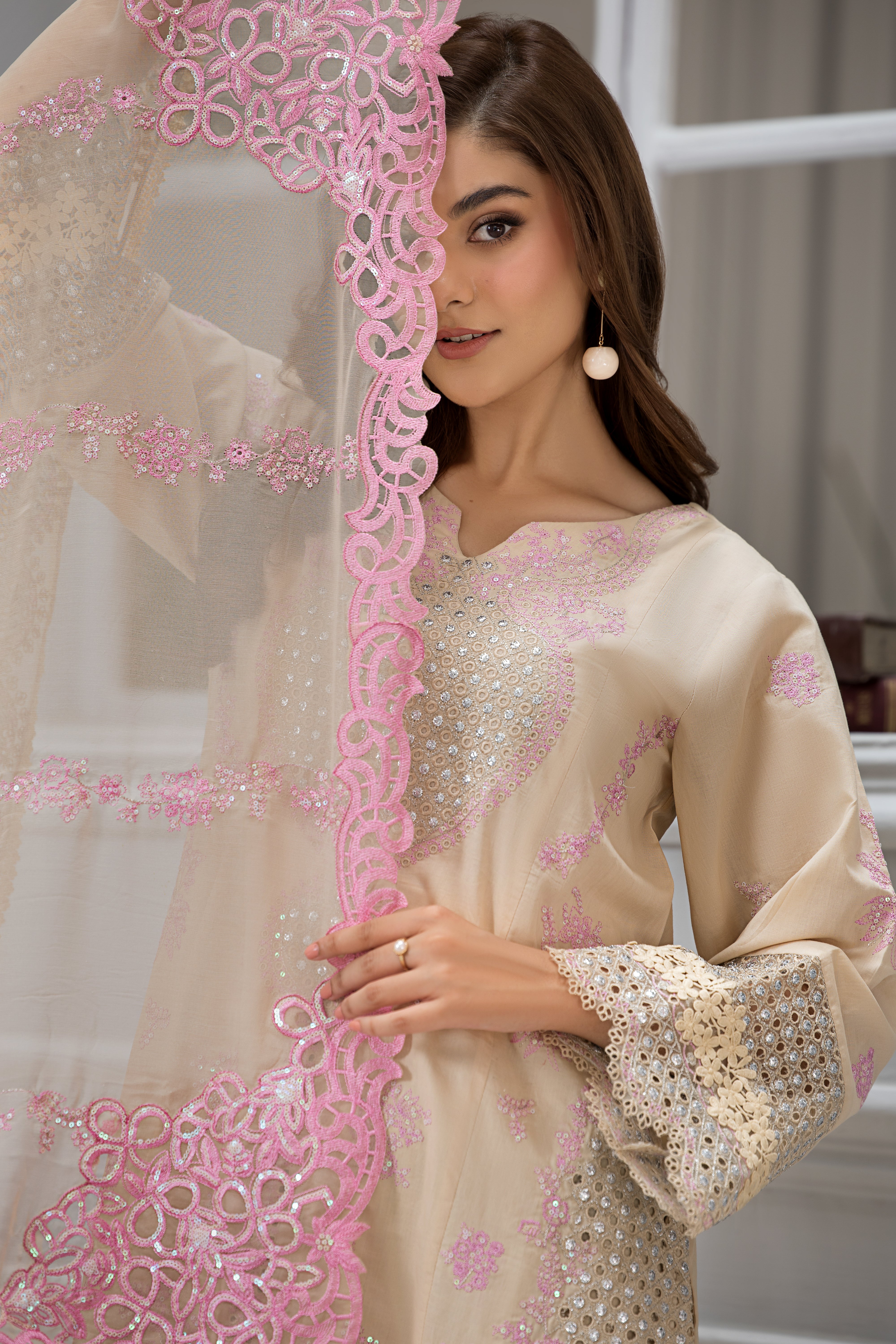 Gul E Maah Afiay Exclusive