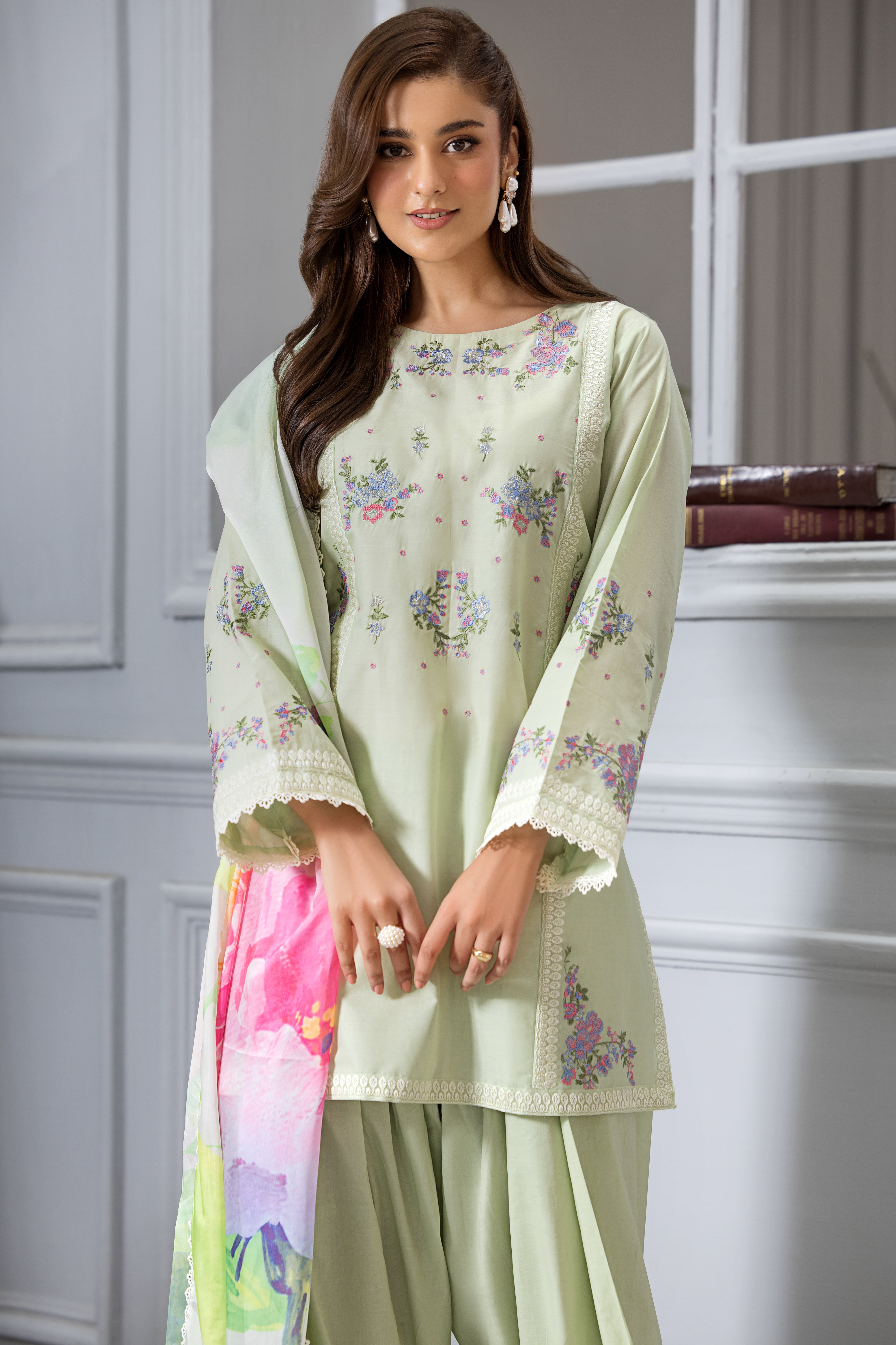 Chashm E Naaz- Elegance in every thread