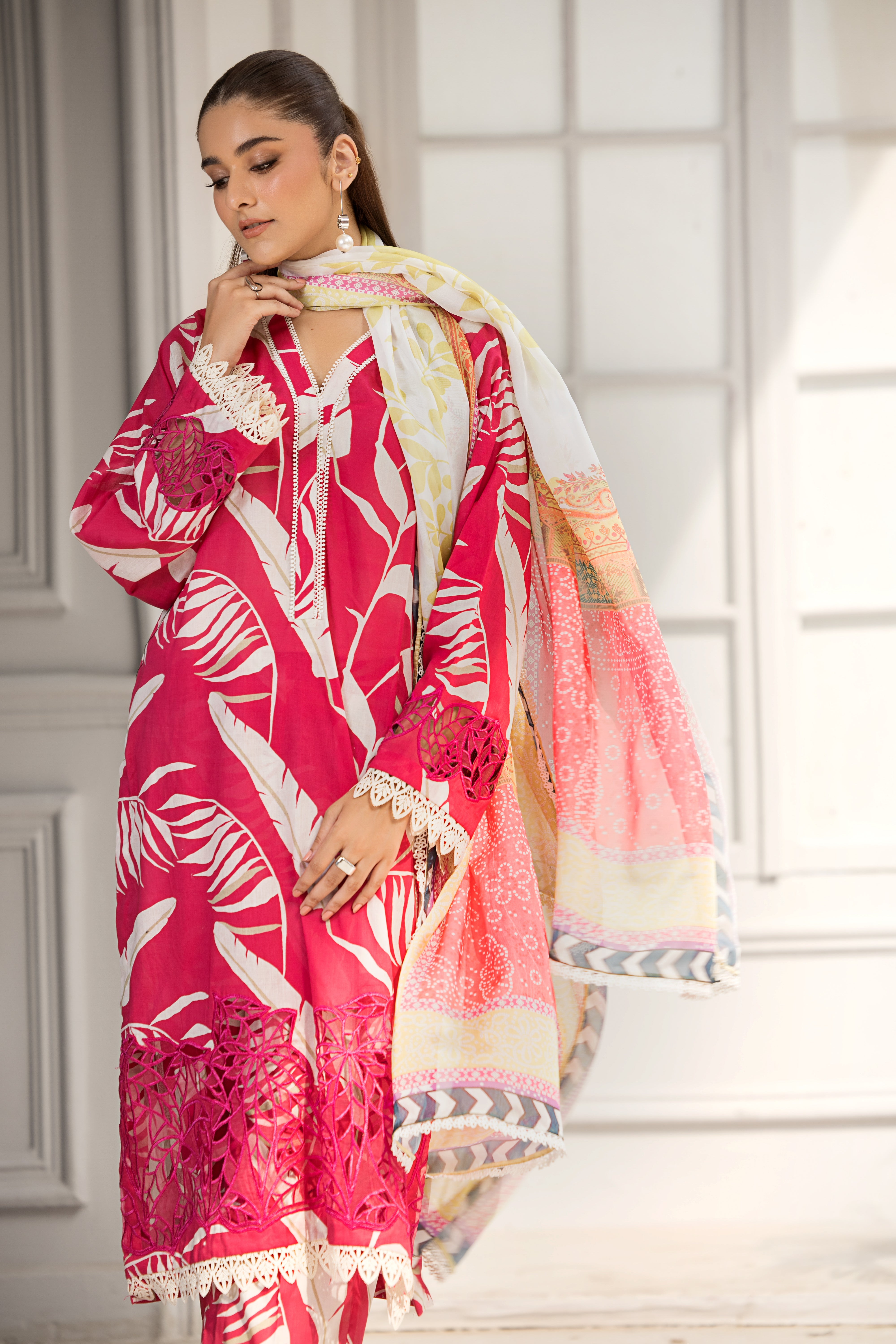 FUCHIA – Embroidered Premium Lawn 3-Piece Suit