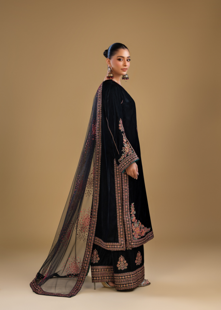 VM003-Midnight Velvet Charm