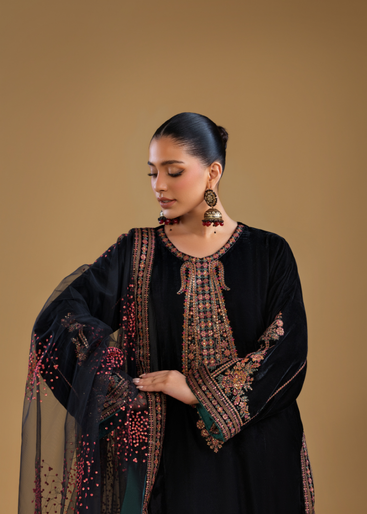 VM003-Midnight Velvet Charm