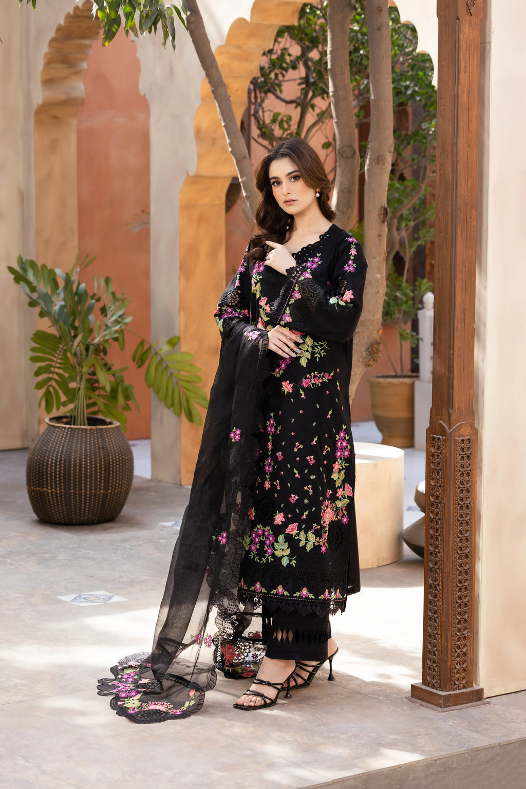 Gul E Siyah- The Epitome of Elegance
