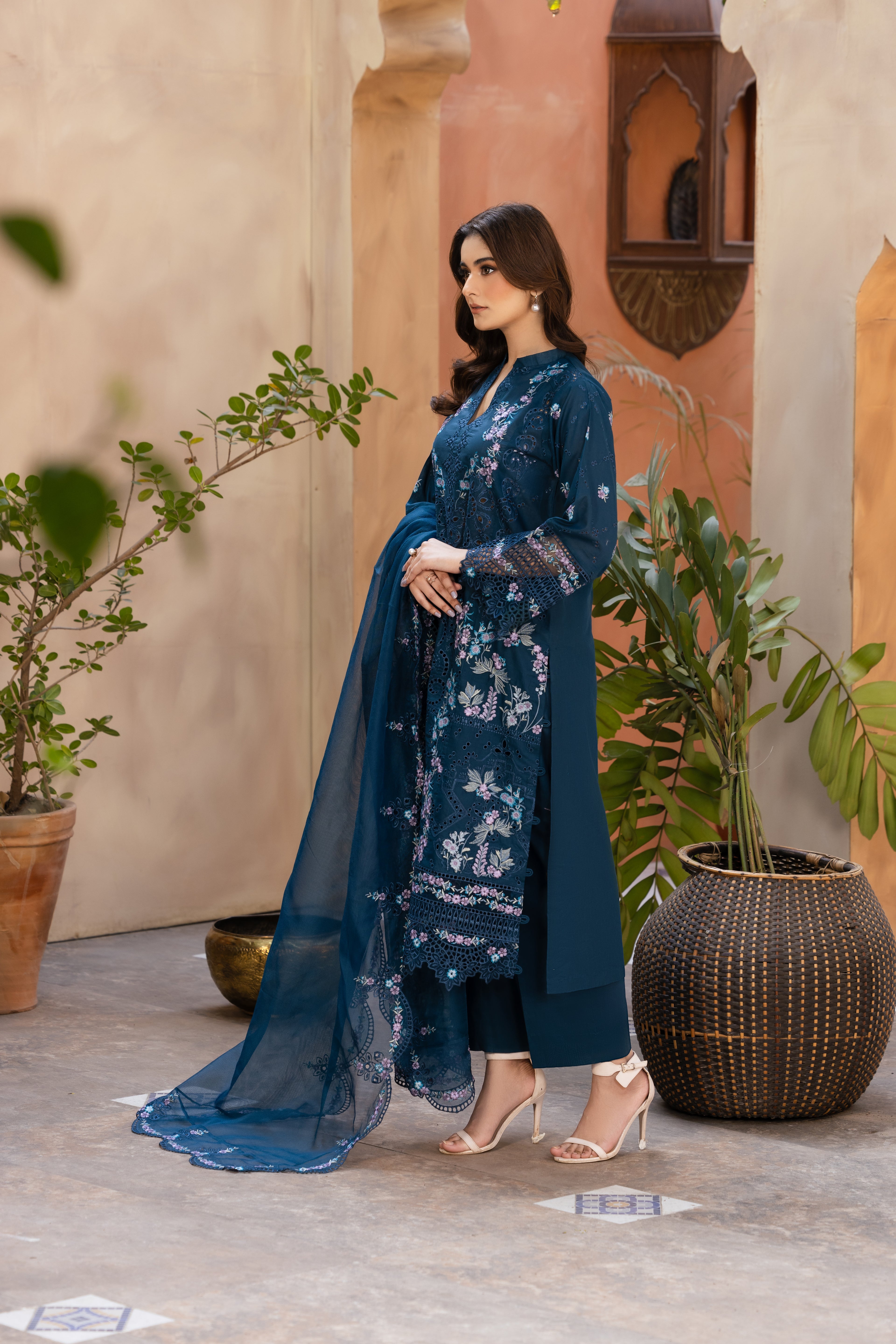 Neel Pari – The Essence of Deep Blue Elegance