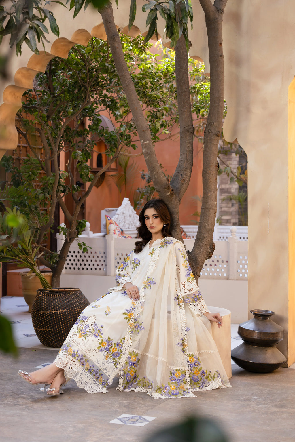 Ivory Bloom – Timeless Grace in Every Thread