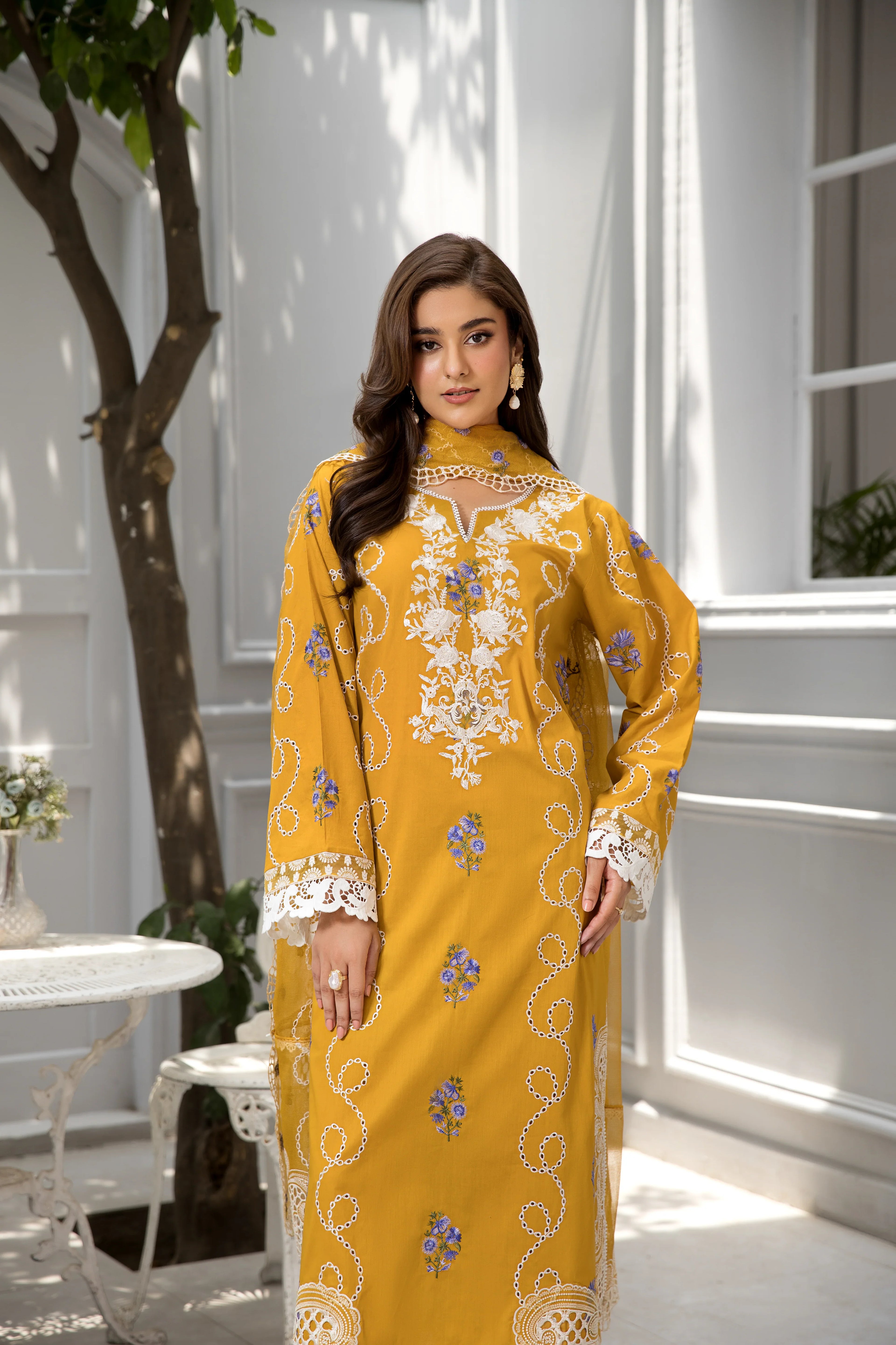 Kaisar –  3PC Pret Embroidered Lawn