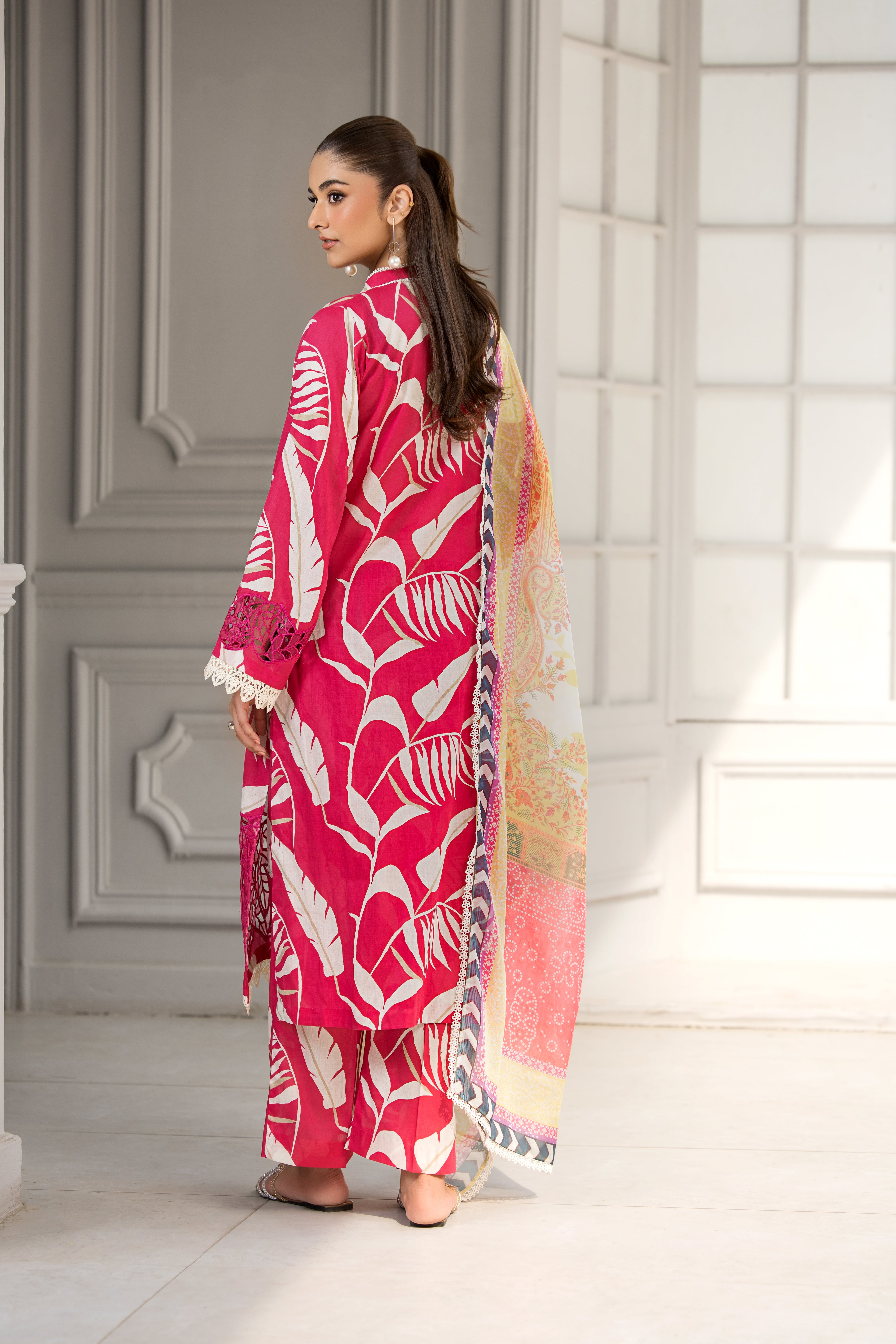 FUCHIA – Embroidered Premium Lawn 3-Piece Suit