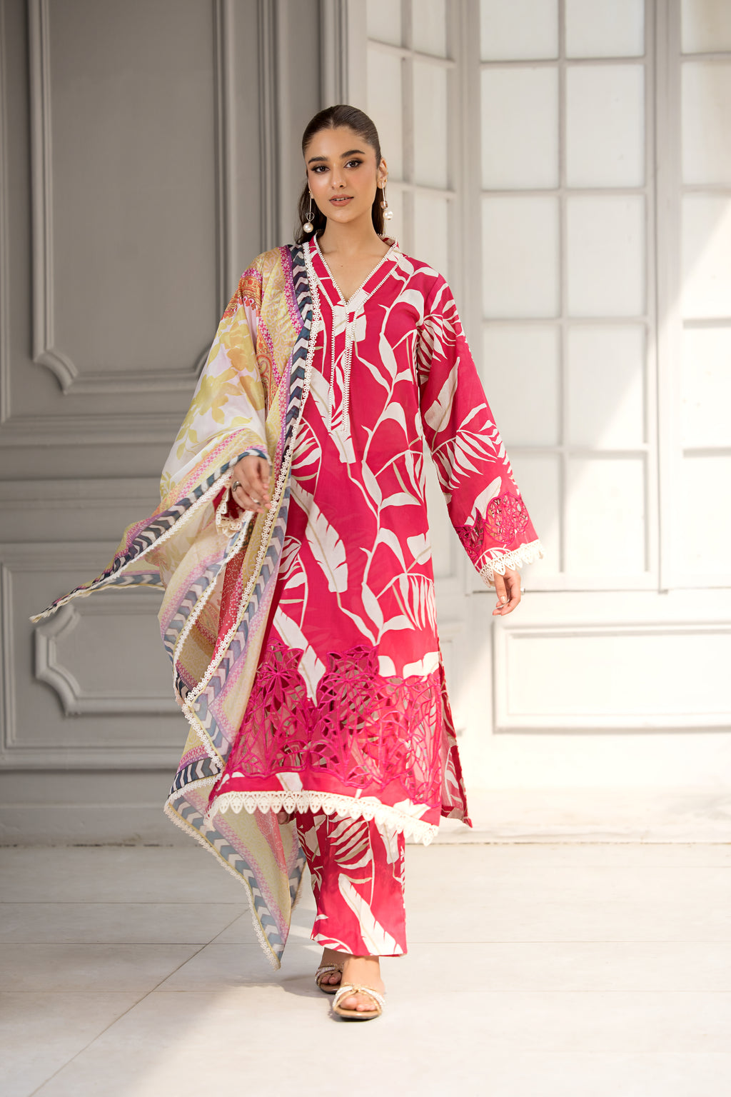 FUCHIA – Embroidered Premium Lawn 3-Piece Suit