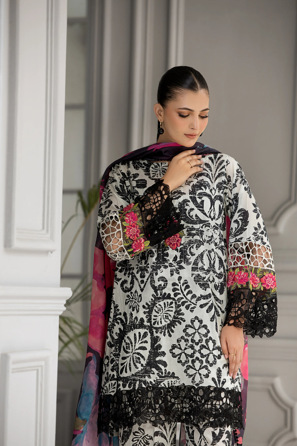 Noir Flora -3 Piece Embroidered Lawn Suit
