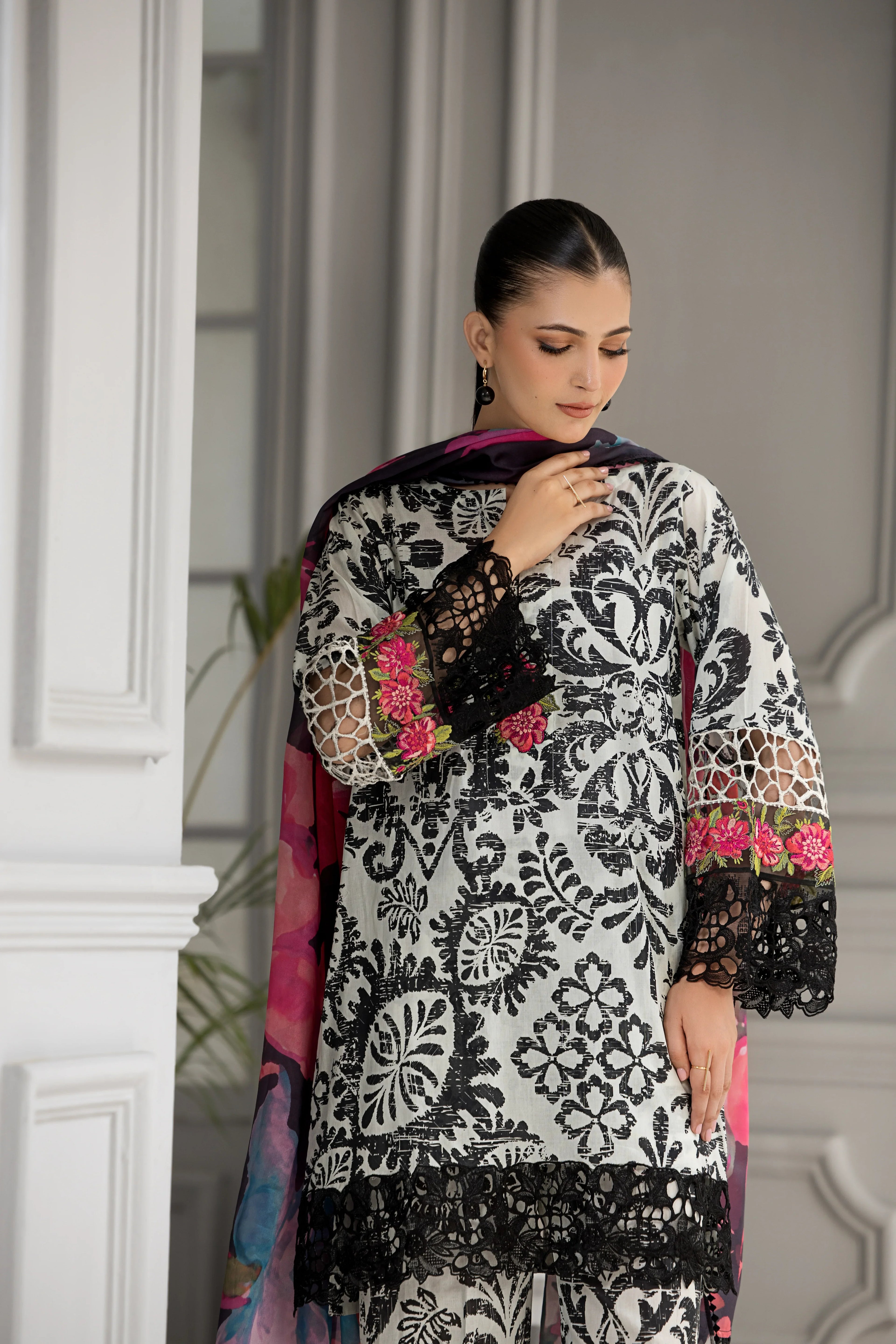 Noir Flora -3 Piece Embroidered Lawn Suit