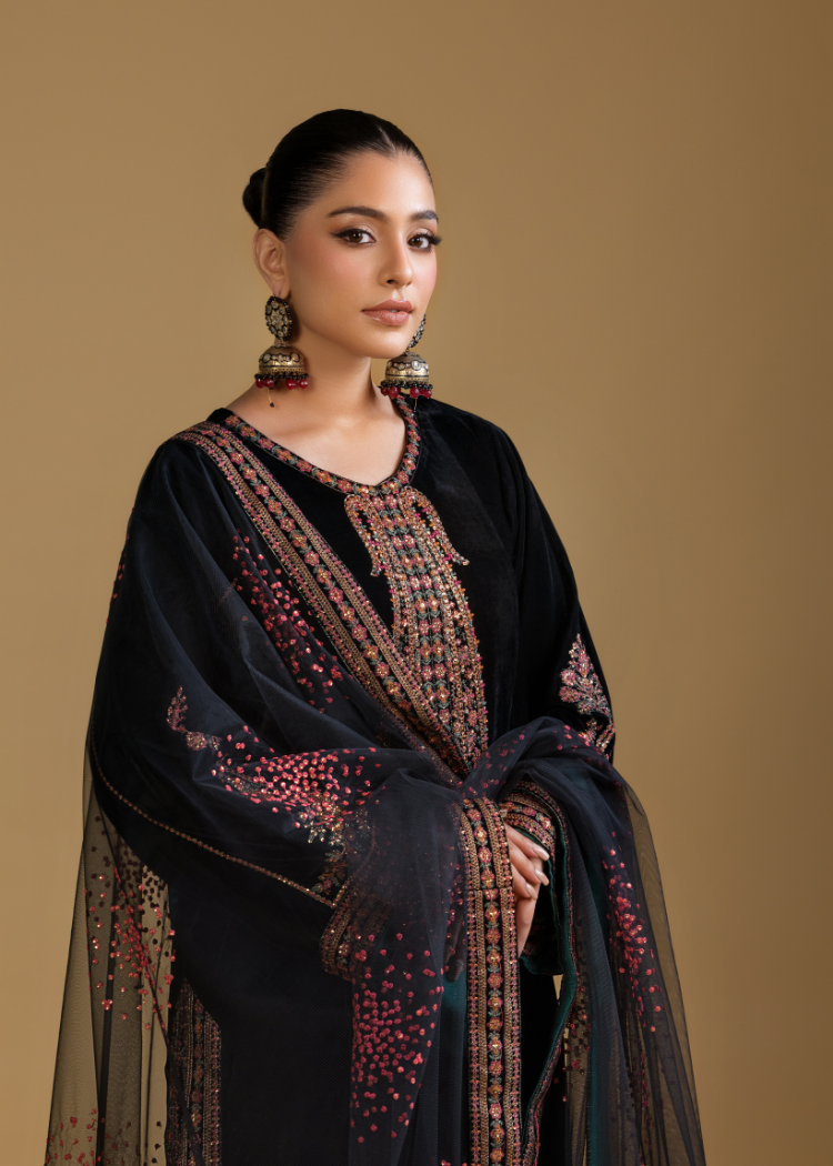 VM003-Midnight Velvet Charm