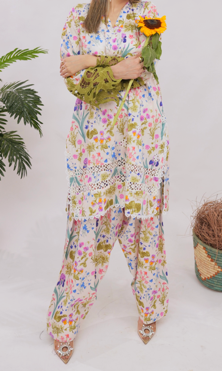 Nazneen – 2 Piece Premium Printed Pret Suit
